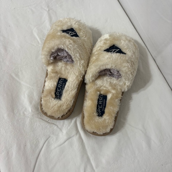 Sperry Women's Sona Slide slippers in tan faux fur. NWOB. - Picture 5 of 7